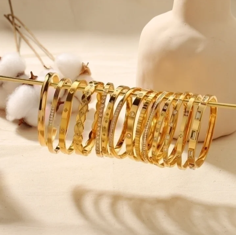 Inlay Zircon 18k Gold Plated Bangle